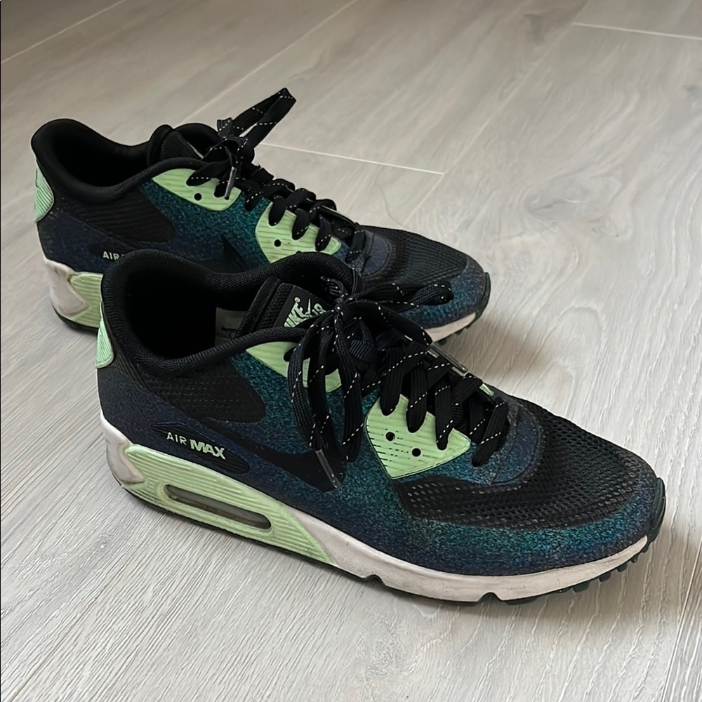 Nike Air Max Black and Green Sneakers